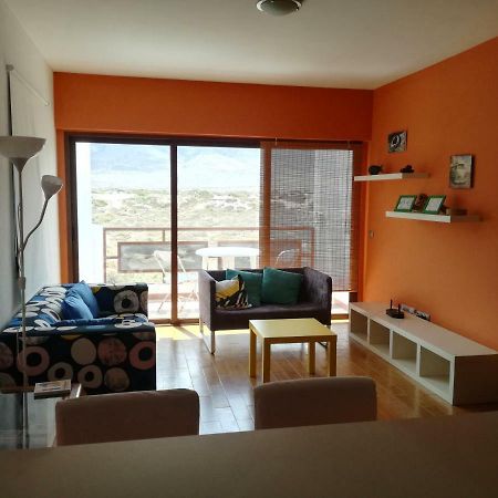 Surfhouse Hostel Famara Caleta De Famara Экстерьер фото