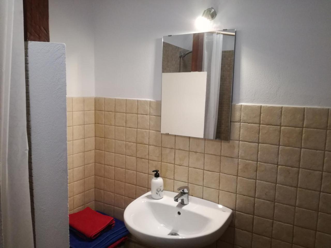Surfhouse Hostel Famara Caleta De Famara Экстерьер фото